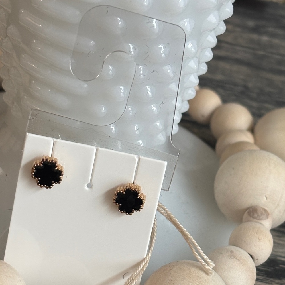Moda Italia Black Clover 2 D Earrings